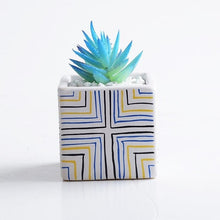 Load image into Gallery viewer, Matte Pot
